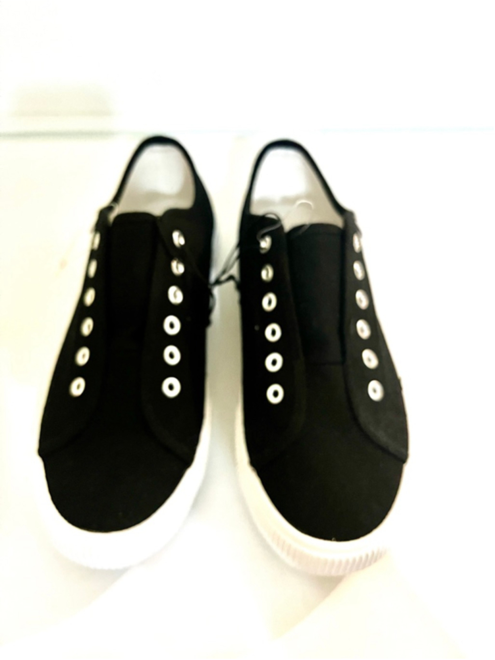 Hurley Women's Chloe black canvas slip-on sneakers with white soles size 7M
